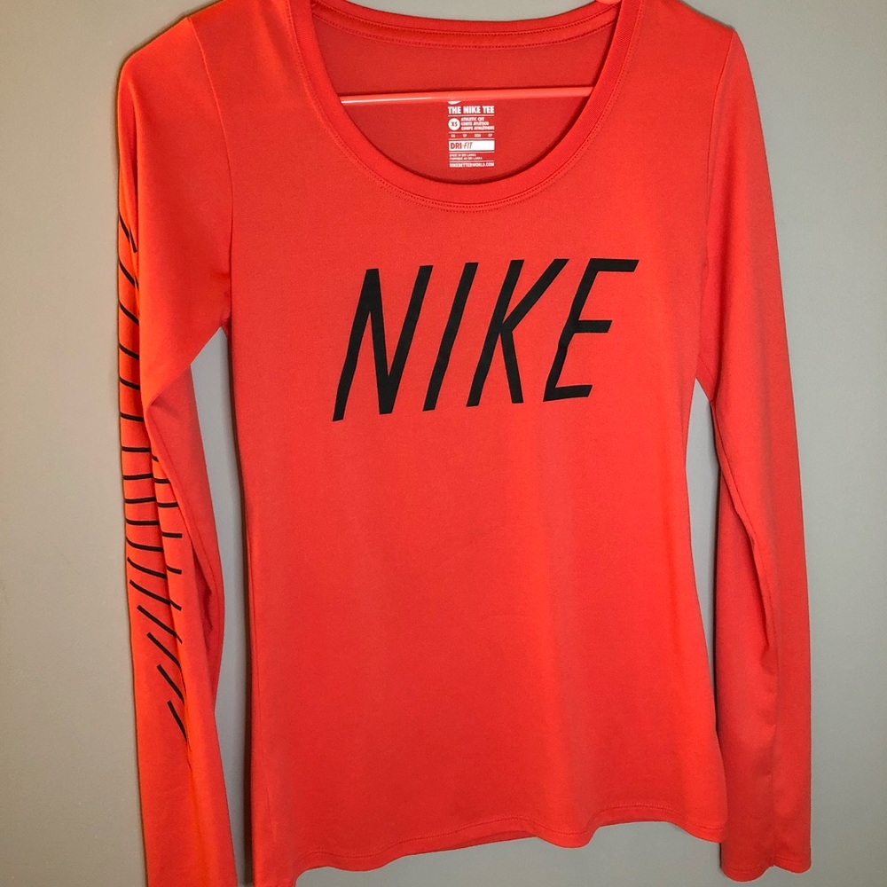 Women’s Nike long sleeve